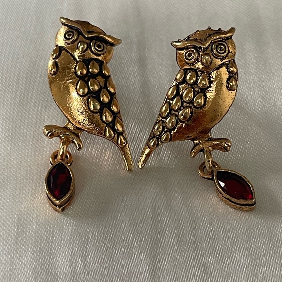 Vintage 80’s Owl earrings|Good condition| No flaws| Gently used| Lightweight - Picture 2 of 4